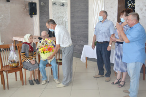Богучарцы поздравили со столетием Почетную жительницу города- Марфу Абрамовну Грошеву!