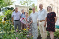 Делегация администрации города Богучар поздравила с 90-летним юбилеем Галину Максимовну Дементееву