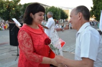 Глава администрации города Нежельский Иван Михайлович поздравил молодежь.