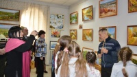 В Богучаре открылась выставка двух местных живописцев и ремесленника