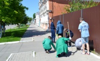 Богучарские школьники приняли участие в уборке травы